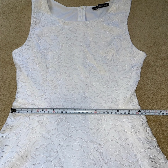 💍 *Bridal* Lacy White Dress - Fit & Flare - Super Cute! - Picture 3 of 6